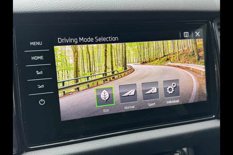 Škoda Kodiaq 1.5 TSI Sportline 7-persoons Automaat | Panoramadak | LED verlichting | Adaptieve cruise control | Elektrisch bedienbare voorsto