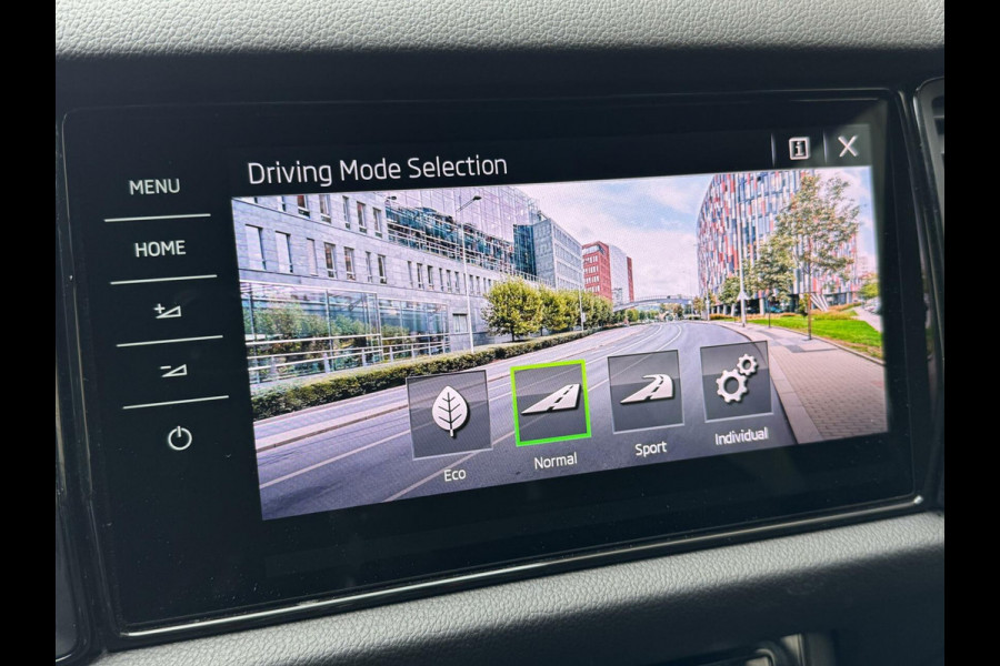 Škoda Kodiaq 1.5 TSI Sportline 7-persoons Automaat | Panoramadak | LED verlichting | Adaptieve cruise control | Elektrisch bedienbare voorsto