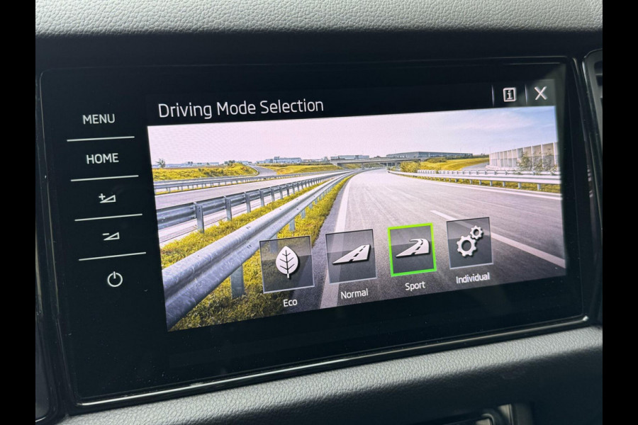 Škoda Kodiaq 1.5 TSI Sportline 7-persoons Automaat | Panoramadak | LED verlichting | Adaptieve cruise control | Elektrisch bedienbare voorsto