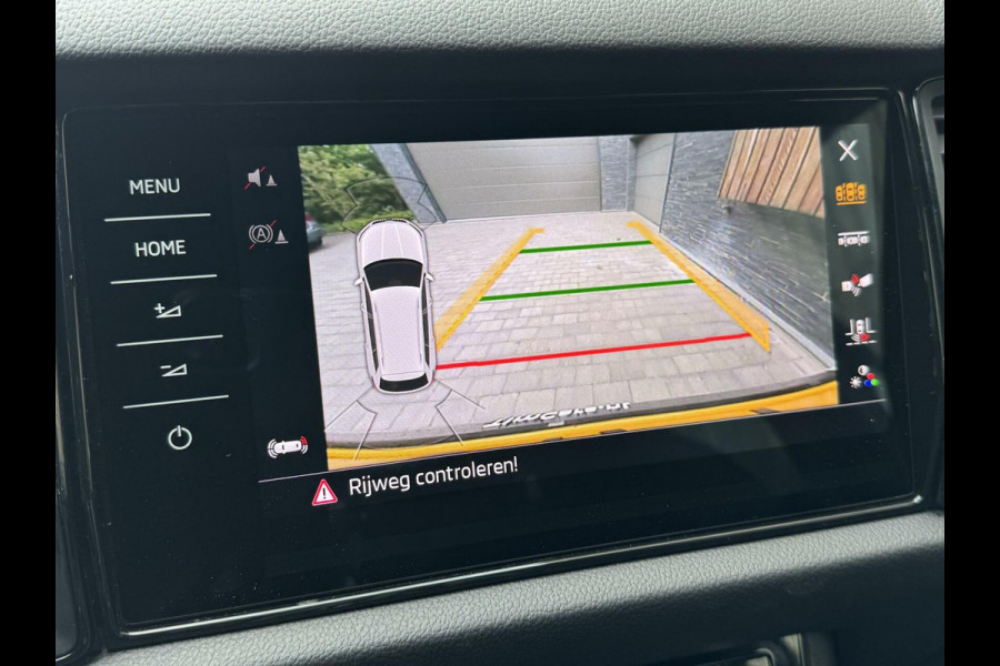 Škoda Kodiaq 1.5 TSI Sportline 7-persoons Automaat | Panoramadak | LED verlichting | Adaptieve cruise control | Elektrisch bedienbare voorsto