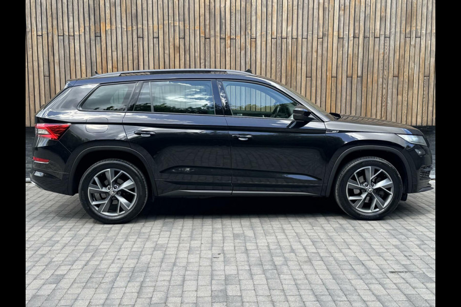 Škoda Kodiaq 1.5 TSI Sportline 7-persoons Automaat | Panoramadak | LED verlichting | Adaptieve cruise control | Elektrisch bedienbare voorsto
