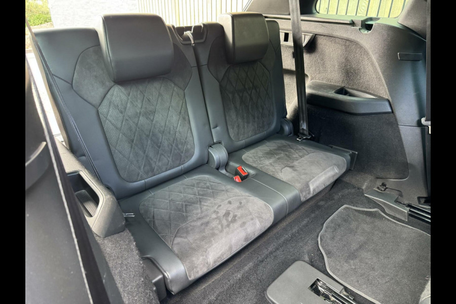 Škoda Kodiaq 1.5 TSI Sportline 7-persoons Automaat | Panoramadak | LED verlichting | Adaptieve cruise control | Elektrisch bedienbare voorsto