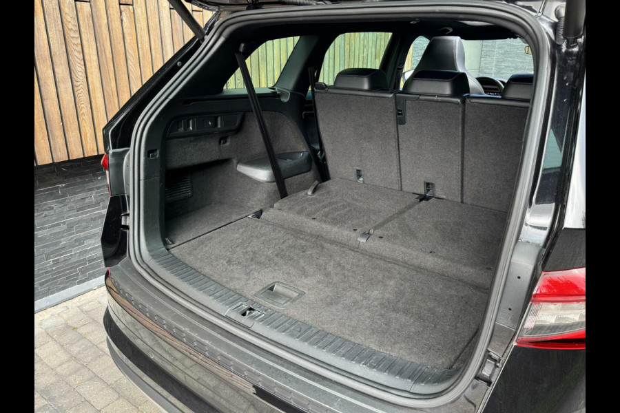 Škoda Kodiaq 1.5 TSI Sportline 7-persoons Automaat | Panoramadak | LED verlichting | Adaptieve cruise control | Elektrisch bedienbare voorsto