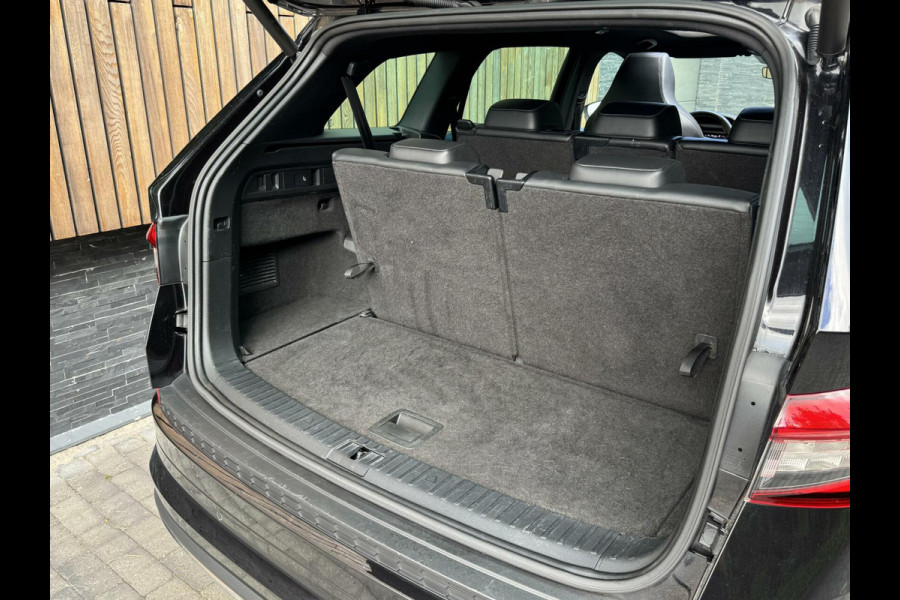 Škoda Kodiaq 1.5 TSI Sportline 7-persoons Automaat | Panoramadak | LED verlichting | Adaptieve cruise control | Elektrisch bedienbare voorsto