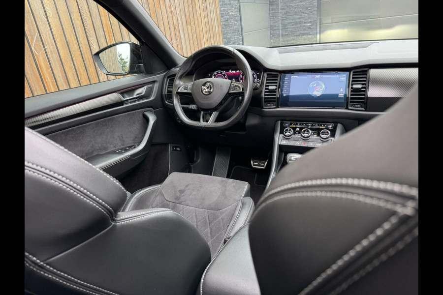 Škoda Kodiaq 1.5 TSI Sportline 7-persoons Automaat | Panoramadak | LED verlichting | Adaptieve cruise control | Elektrisch bedienbare voorsto