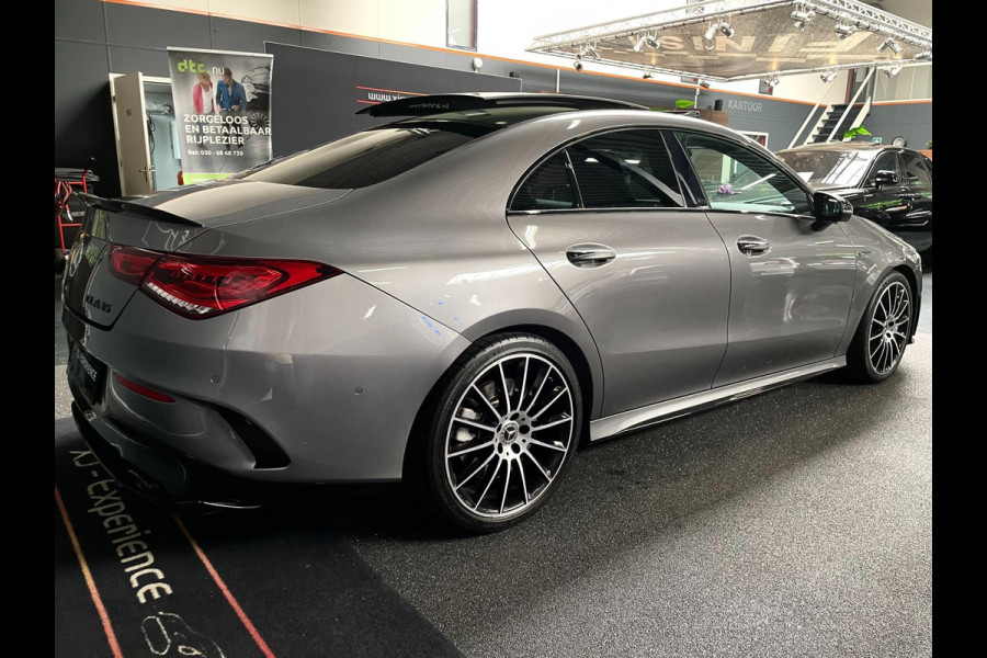 Mercedes-Benz CLA-Klasse AMG 35 4MATIC Premium Plus PANO