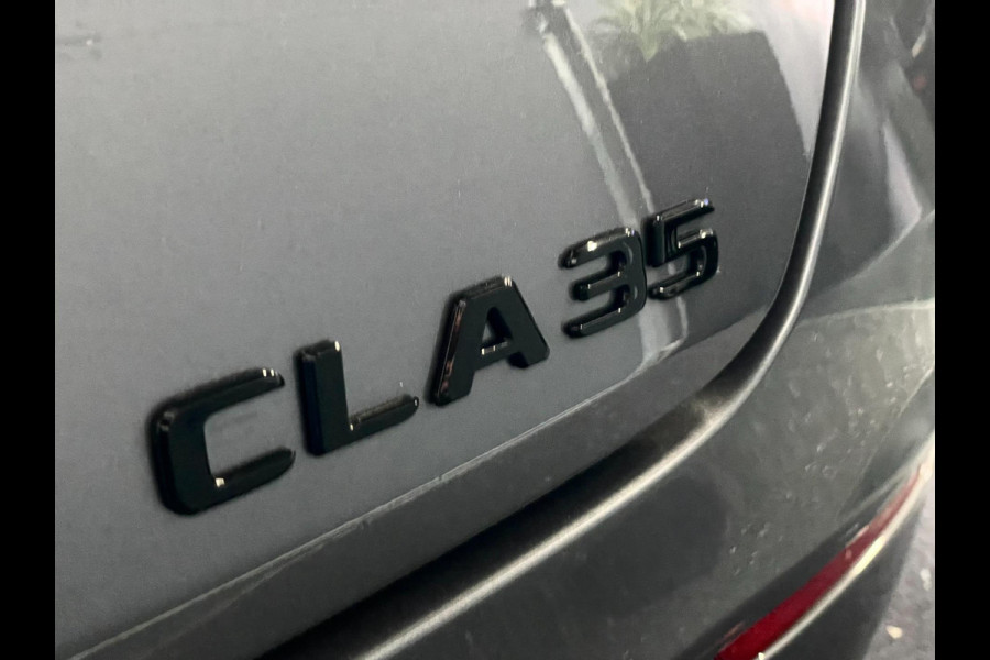 Mercedes-Benz CLA-Klasse AMG 35 4MATIC Premium Plus PANO
