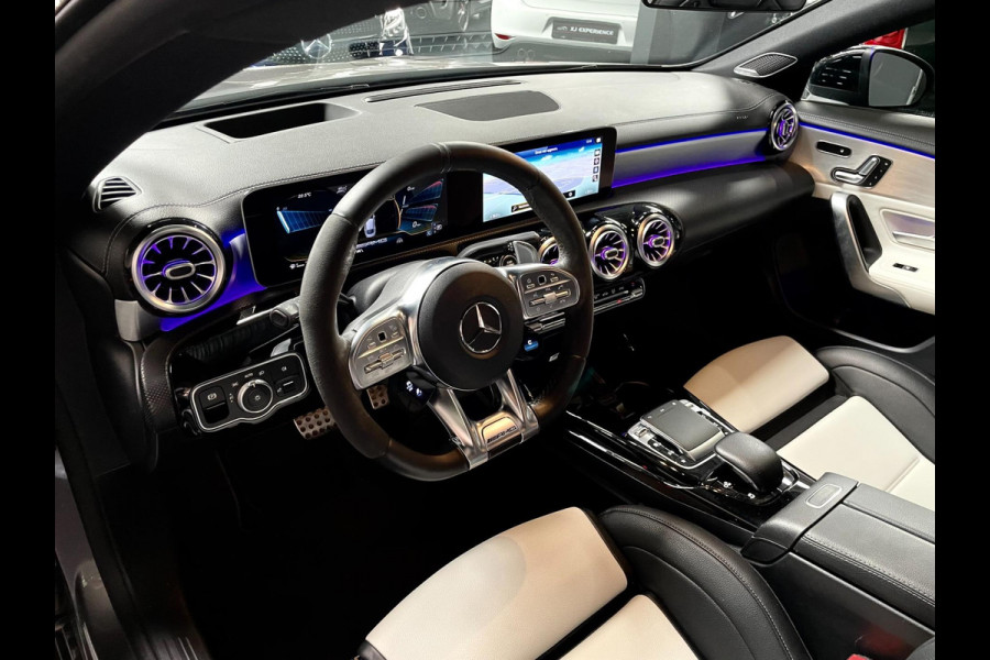 Mercedes-Benz CLA-Klasse AMG 35 4MATIC Premium Plus PANO