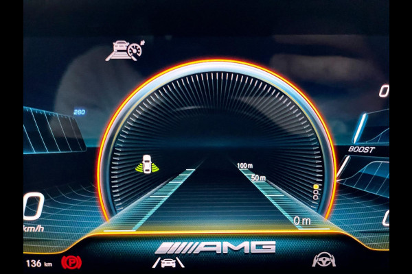 Mercedes-Benz CLA-Klasse AMG 35 4MATIC Premium Plus PANO