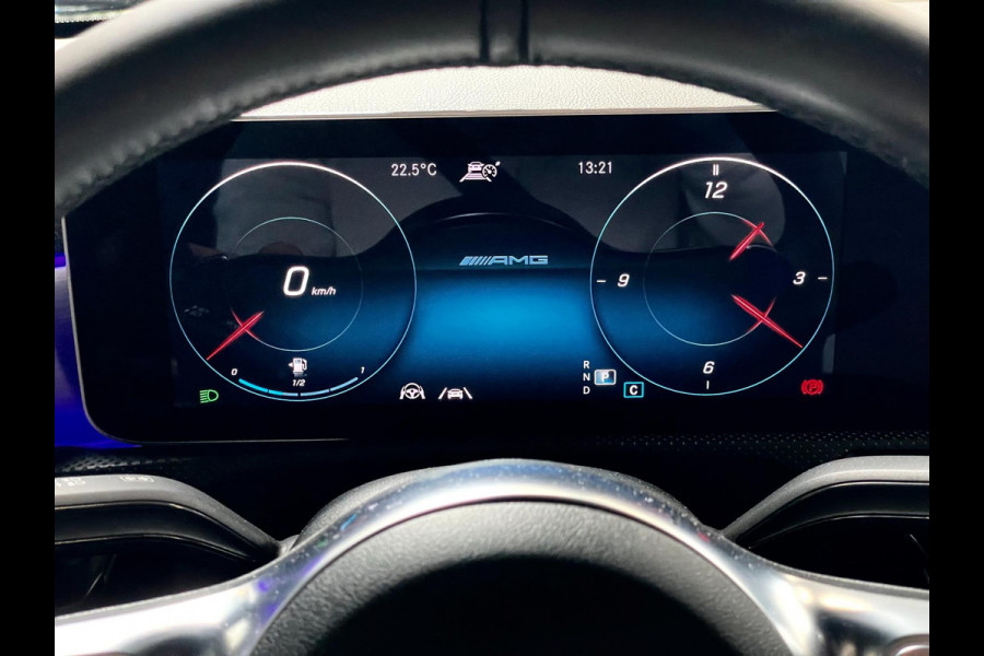 Mercedes-Benz CLA-Klasse AMG 35 4MATIC Premium Plus PANO