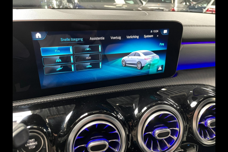 Mercedes-Benz CLA-Klasse AMG 35 4MATIC Premium Plus PANO