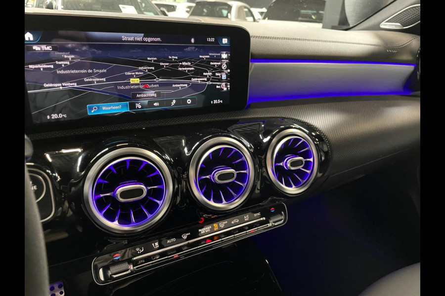 Mercedes-Benz CLA-Klasse AMG 35 4MATIC Premium Plus PANO