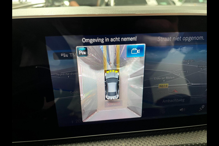 Mercedes-Benz CLA-Klasse AMG 35 4MATIC Premium Plus PANO