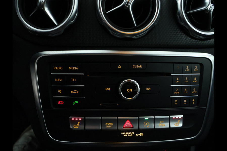 Mercedes-Benz GLA 180 Business Solution Limited | Dual Climate Control | Camera | Parkeersensoren | Navigatie | Stoelverwarming | Inclusief 24 maanden MB Certified garantie voor Europa.