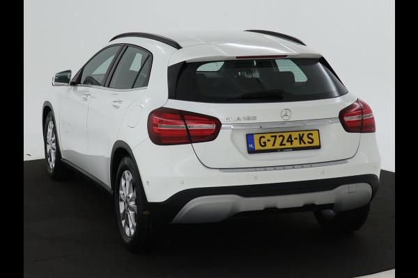 Mercedes-Benz GLA 180 Business Solution Limited | Dual Climate Control | Camera | Parkeersensoren | Navigatie | Stoelverwarming | Inclusief 24 maanden MB Certified garantie voor Europa.