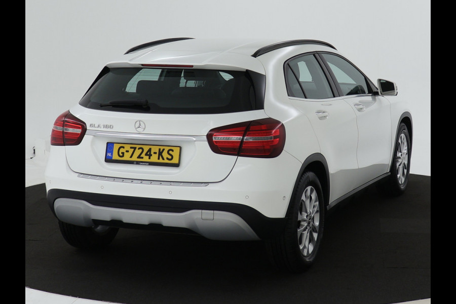 Mercedes-Benz GLA 180 Business Solution Limited | Dual Climate Control | Camera | Parkeersensoren | Navigatie | Stoelverwarming | Inclusief 24 maanden MB Certified garantie voor Europa.