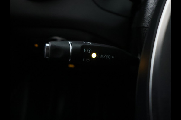 Mercedes-Benz GLA 180 Business Solution Limited | Dual Climate Control | Camera | Parkeersensoren | Navigatie | Stoelverwarming | Inclusief 24 maanden MB Certified garantie voor Europa.