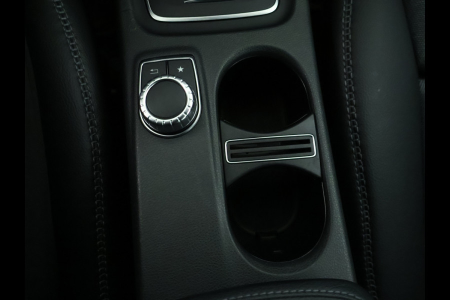 Mercedes-Benz GLA 180 Business Solution Limited | Dual Climate Control | Camera | Parkeersensoren | Navigatie | Stoelverwarming | Inclusief 24 maanden MB Certified garantie voor Europa.