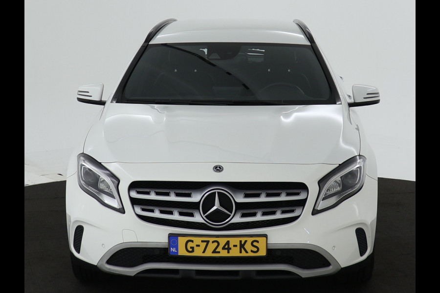 Mercedes-Benz GLA 180 Business Solution Limited | Dual Climate Control | Camera | Parkeersensoren | Navigatie | Stoelverwarming | Inclusief 24 maanden MB Certified garantie voor Europa.