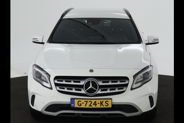 Mercedes-Benz GLA 180 Business Solution Limited | Dual Climate Control | Camera | Parkeersensoren | Navigatie | Stoelverwarming | Inclusief 24 maanden MB Certified garantie voor Europa.