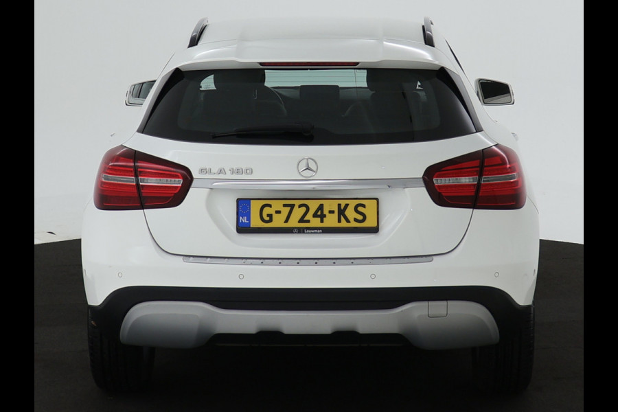 Mercedes-Benz GLA 180 Business Solution Limited | Dual Climate Control | Camera | Parkeersensoren | Navigatie | Stoelverwarming | Inclusief 24 maanden MB Certified garantie voor Europa.