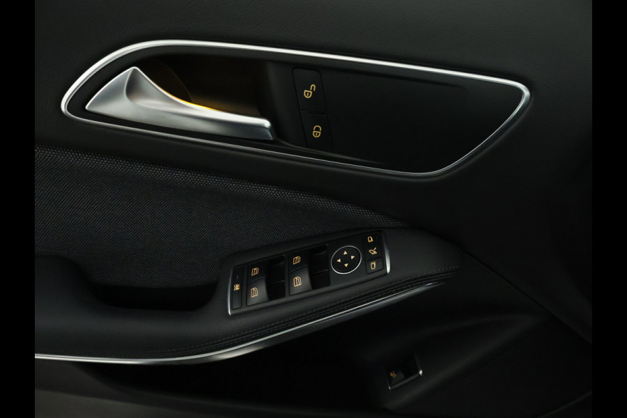 Mercedes-Benz GLA 180 Business Solution Limited | Dual Climate Control | Camera | Parkeersensoren | Navigatie | Stoelverwarming | Inclusief 24 maanden MB Certified garantie voor Europa.