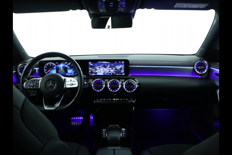 Mercedes-Benz CLA-Klasse 200 Business Solution AMG | AMG Line | Night Pakket | Sfeerverlichting | Achteruitrijcamera | LED koplampen | Inclusief 24 maanden MB Certified garantie voor Europa.