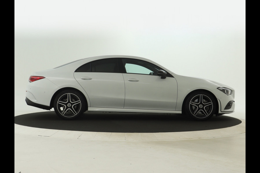 Mercedes-Benz CLA-Klasse 200 Business Solution AMG | AMG Line | Night Pakket | Sfeerverlichting | Achteruitrijcamera | LED koplampen | Inclusief 24 maanden MB Certified garantie voor Europa.