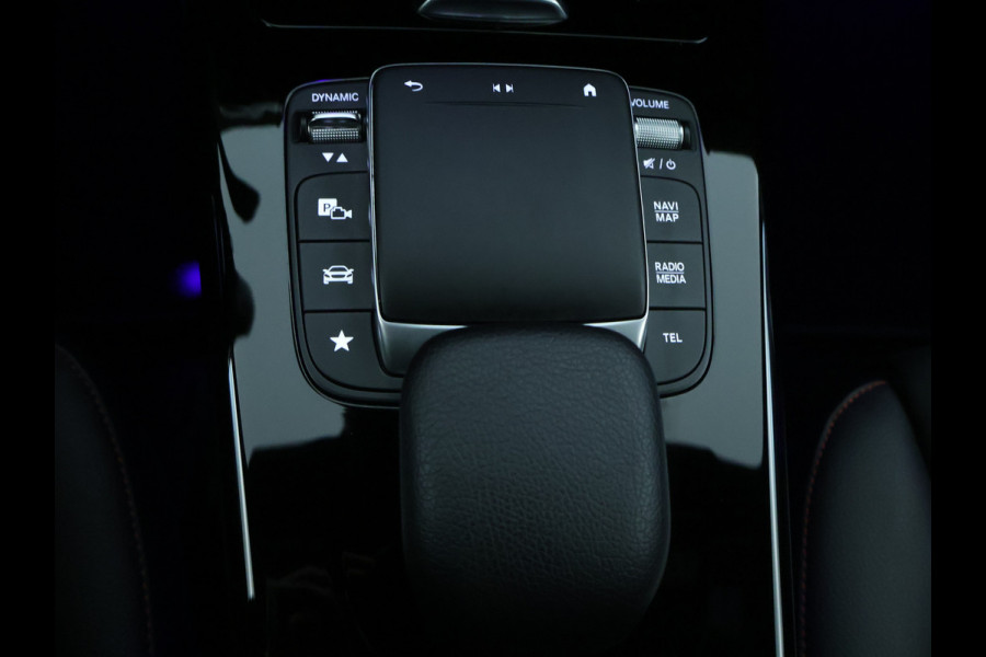 Mercedes-Benz CLA-Klasse 200 Business Solution AMG | AMG Line | Night Pakket | Sfeerverlichting | Achteruitrijcamera | LED koplampen | Inclusief 24 maanden MB Certified garantie voor Europa.