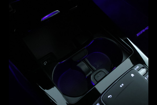 Mercedes-Benz CLA-Klasse 200 Business Solution AMG | AMG Line | Night Pakket | Sfeerverlichting | Achteruitrijcamera | LED koplampen | Inclusief 24 maanden MB Certified garantie voor Europa.