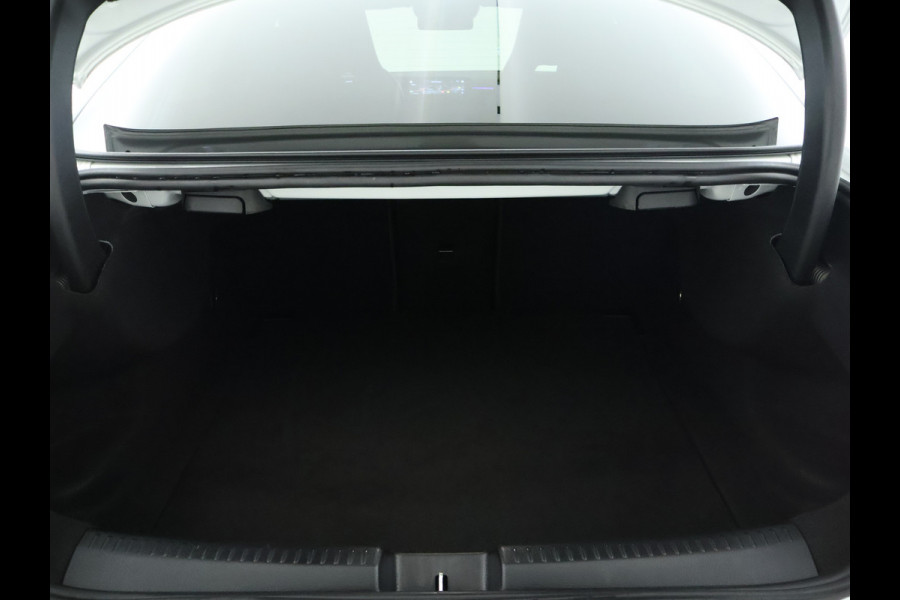 Mercedes-Benz CLA-Klasse 200 Business Solution AMG | AMG Line | Night Pakket | Sfeerverlichting | Achteruitrijcamera | LED koplampen | Inclusief 24 maanden MB Certified garantie voor Europa.