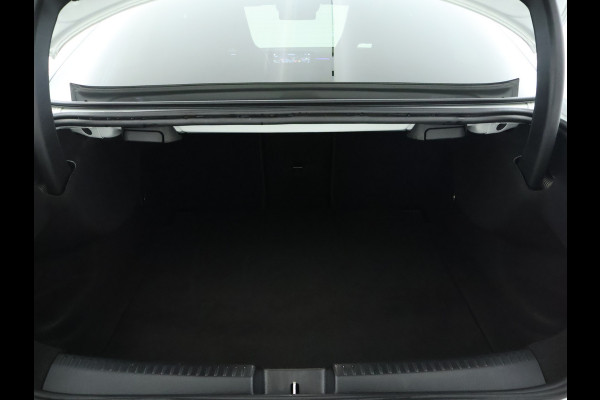 Mercedes-Benz CLA-Klasse 200 Business Solution AMG | AMG Line | Night Pakket | Sfeerverlichting | Achteruitrijcamera | LED koplampen | Inclusief 24 maanden MB Certified garantie voor Europa.