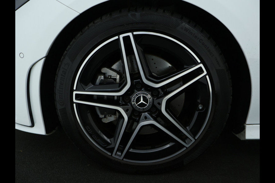 Mercedes-Benz CLA-Klasse 200 Business Solution AMG | AMG Line | Night Pakket | Sfeerverlichting | Achteruitrijcamera | LED koplampen | Inclusief 24 maanden MB Certified garantie voor Europa.