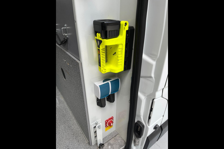 Renault Master Servicewagen T35 2.3 dCi 145pk euro6 L2H2 BOTT Inrichting, Victron omvormer, Standkachel, Trekhaak, RIJKLAARPRIJS!