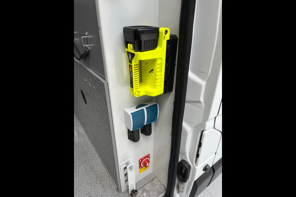 Renault Master Servicewagen T35 2.3 dCi 145pk euro6 L2H2 BOTT Inrichting, Victron omvormer, Standkachel, Trekhaak, RIJKLAARPRIJS!