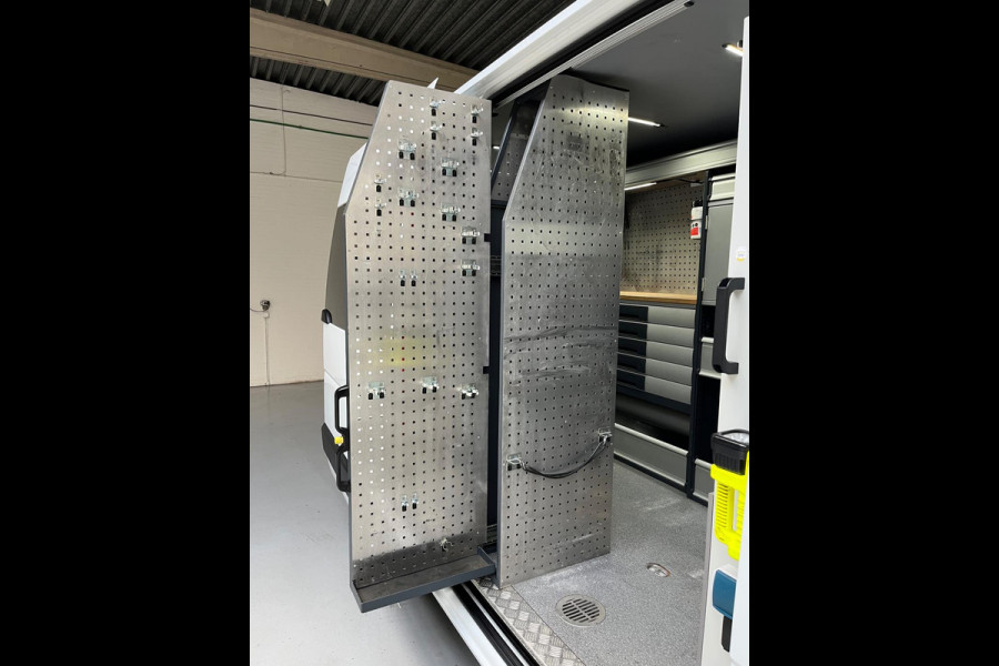 Renault Master Servicewagen T35 2.3 dCi 145pk euro6 L2H2 BOTT Inrichting, Victron omvormer, Standkachel, Trekhaak, RIJKLAARPRIJS!