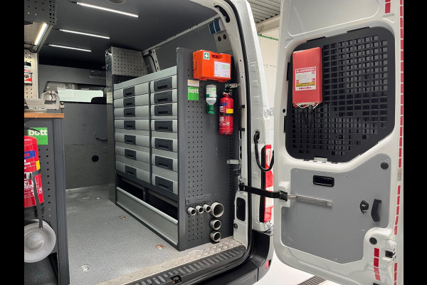 Renault Master Servicewagen T35 2.3 dCi 145pk euro6 L2H2 BOTT Inrichting, Victron omvormer, Standkachel, Trekhaak, RIJKLAARPRIJS!