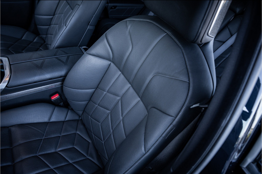 BMW 7 Serie M760e xDrive - M Sport | Sky Lounge | B&W | Massage