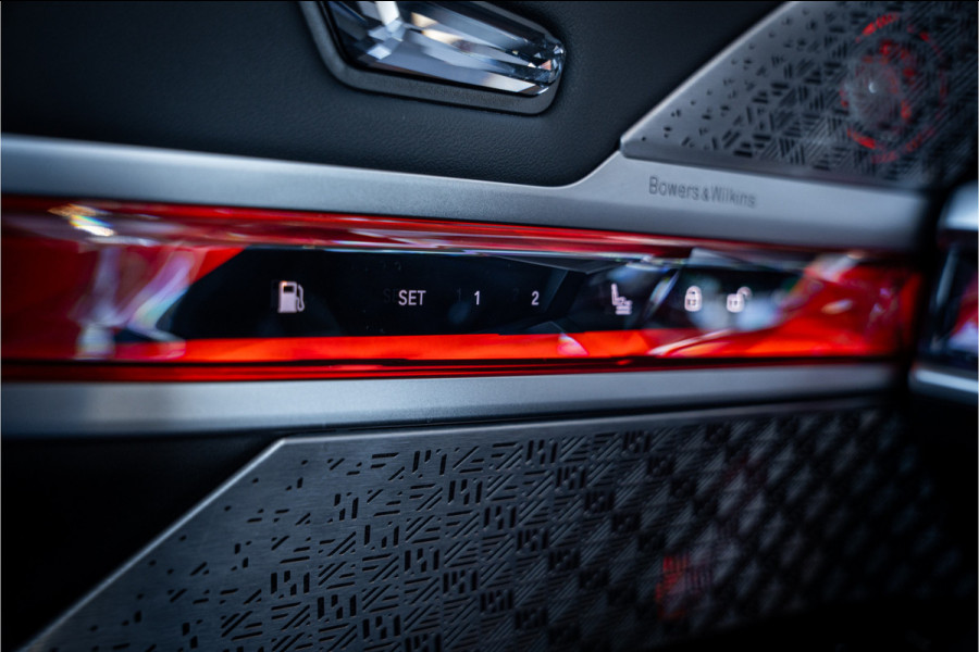 BMW 7 Serie M760e xDrive - M Sport | Sky Lounge | B&W | Massage