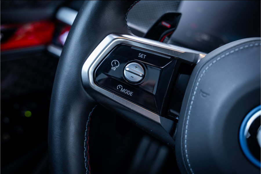 BMW 7 Serie M760e xDrive - M Sport | Sky Lounge | B&W | Massage