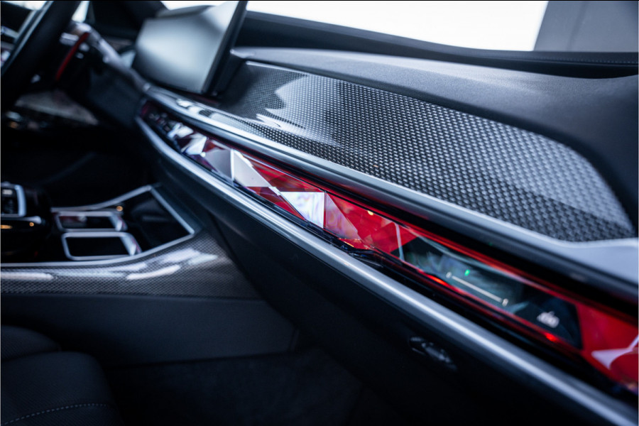 BMW 7 Serie M760e xDrive - M Sport | Sky Lounge | B&W | Massage