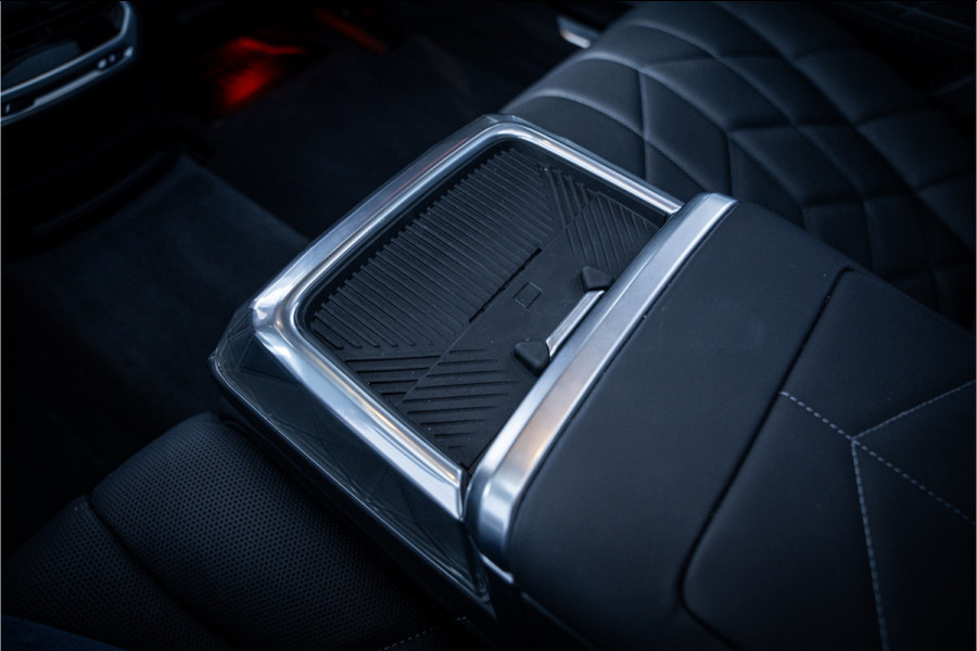 BMW 7 Serie M760e xDrive - M Sport | Sky Lounge | B&W | Massage