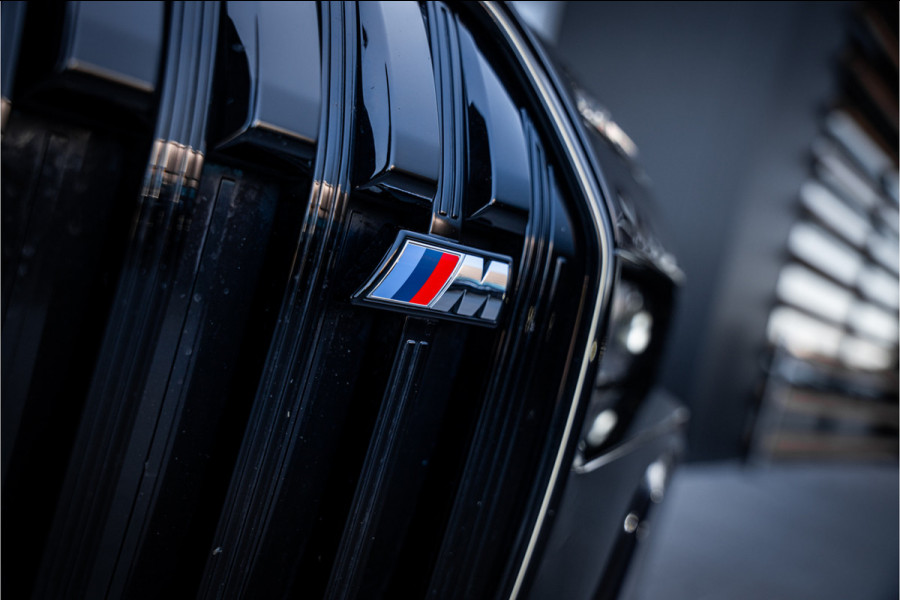 BMW 7 Serie M760e xDrive - M Sport | Sky Lounge | B&W | Massage