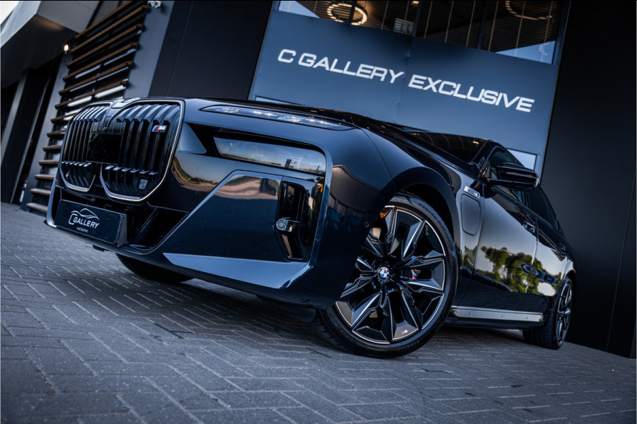 BMW 7 Serie M760e xDrive - M Sport | Sky Lounge | B&W | Massage