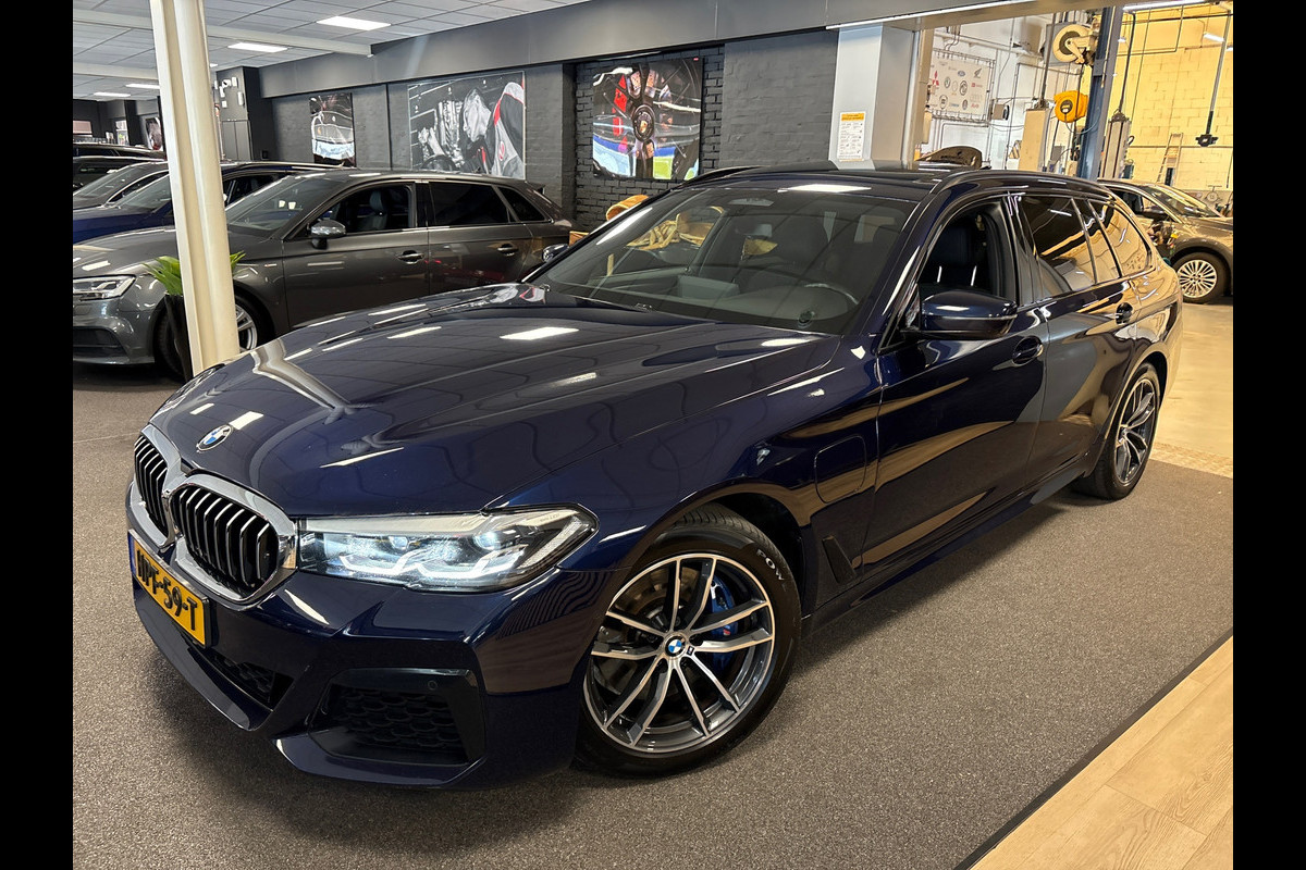 BMW 5 Serie Touring 530e High Executive/pano/camera/leer/m-pakket//trekhaak/elec klep BMW 5 Serie Touring 530e High Executive/pano/camera/leer/m-pakket//trekhaak/elec klep