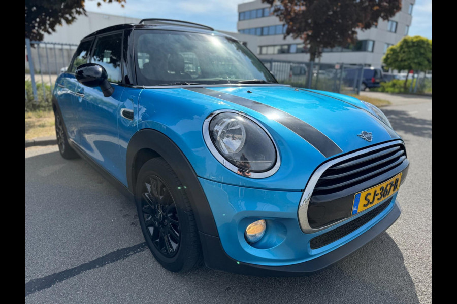 MINI Mini 1.5 Cooper Panorama Navigatie PDC 5 deurs Leer 136 PK