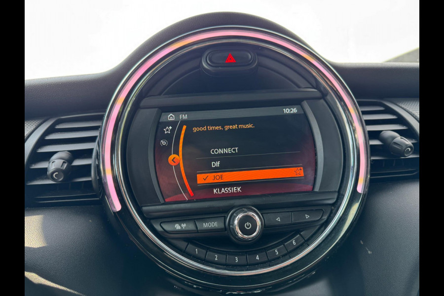 MINI Mini 1.5 Cooper Panorama Navigatie PDC 5 deurs Leer 136 PK
