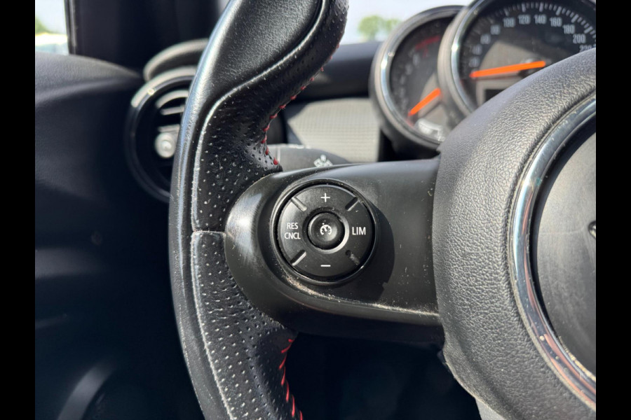 MINI Mini 1.5 Cooper Panorama Navigatie PDC 5 deurs Leer 136 PK