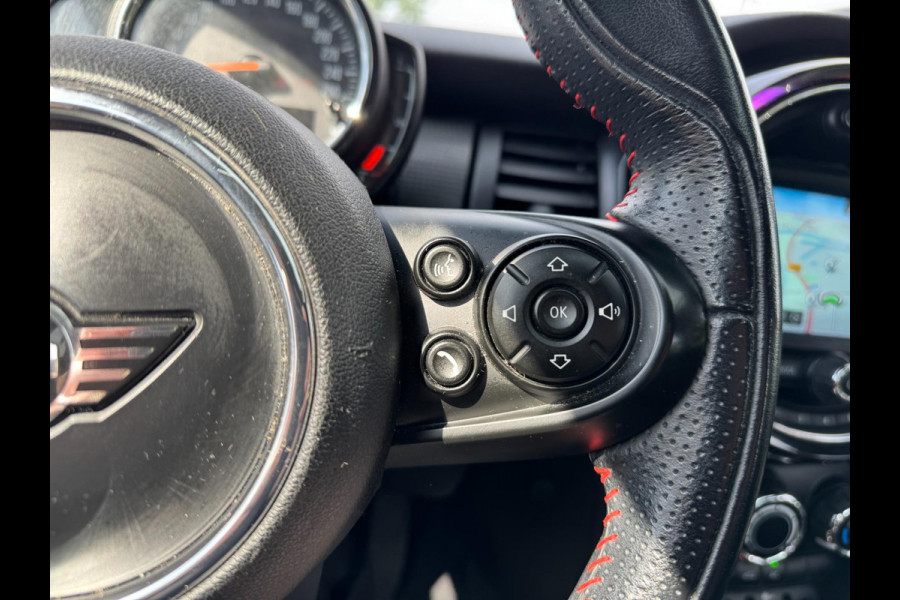 MINI Mini 1.5 Cooper Panorama Navigatie PDC 5 deurs Leer 136 PK