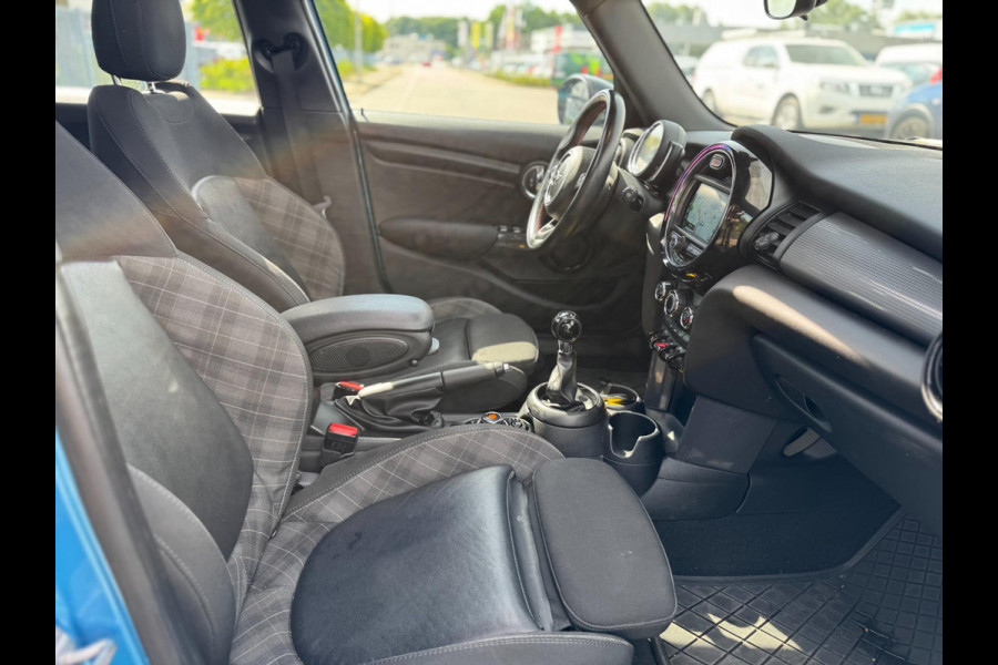 MINI Mini 1.5 Cooper Panorama Navigatie PDC 5 deurs Leer 136 PK